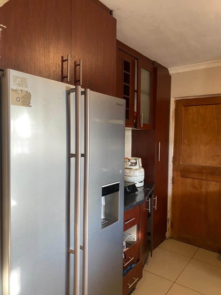 3 Bedroom Property for Sale in Umrhabulo Triangle Western Cape